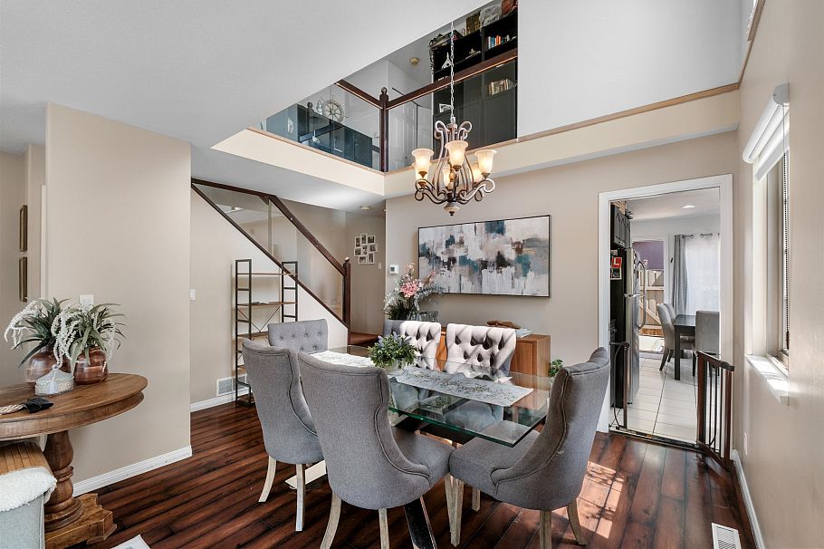 230 St. Patricks Avenue North Vancouver, BC - 5