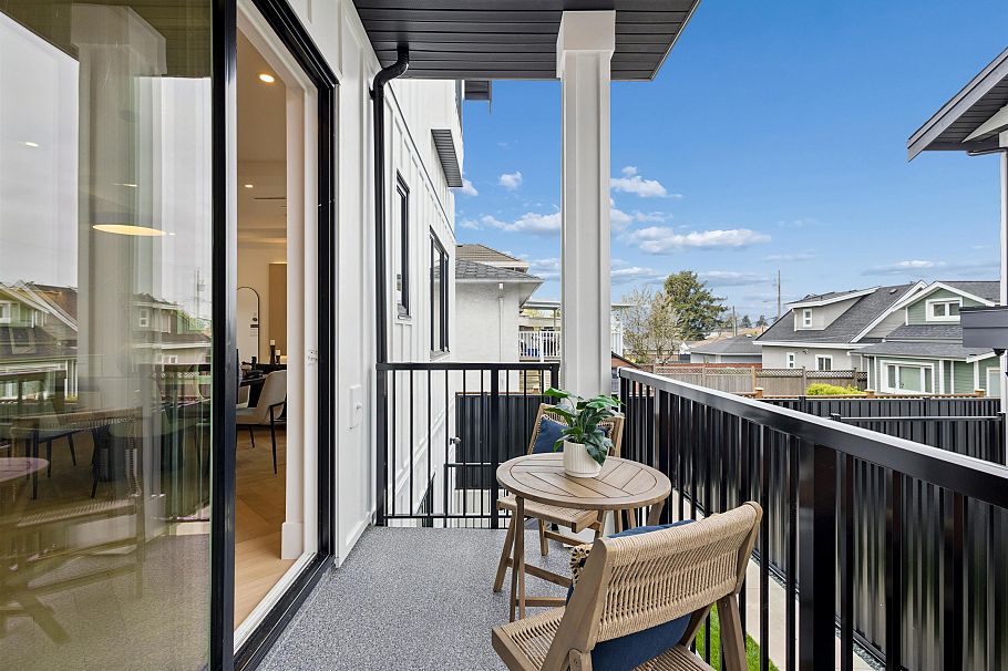 1 3637 E 46th Avenue Vancouver, BC - 19