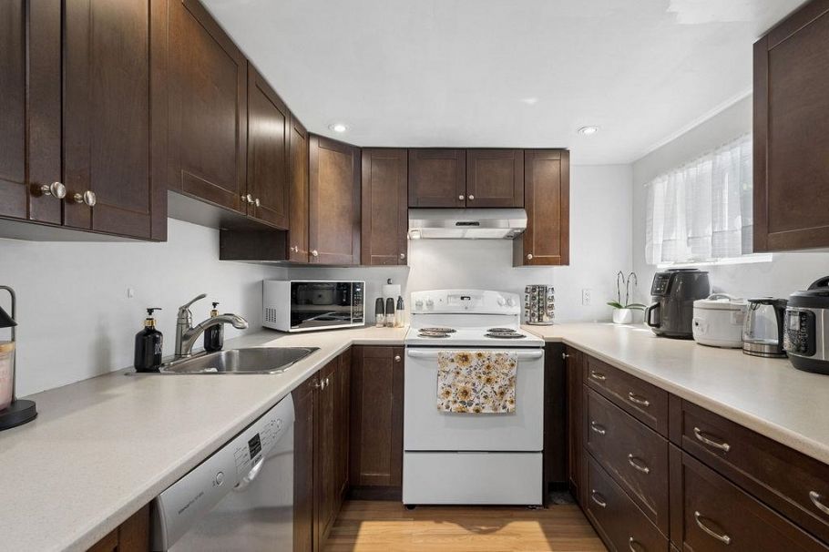 1255 E 23rd Avenue Vancouver, BC - 34