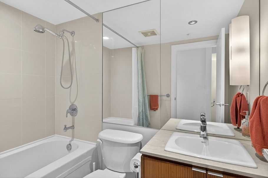 3683 Commercial Street Vancouver, BC - 23