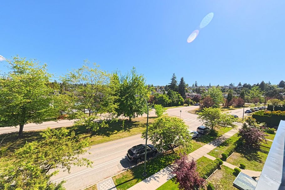 3 2557 W King Edward Avenue Vancouver, BC - 25