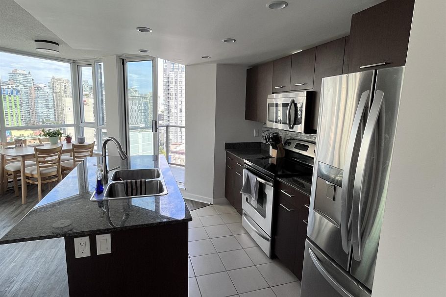 1602 1212 Howe Street Vancouver, BC - 6