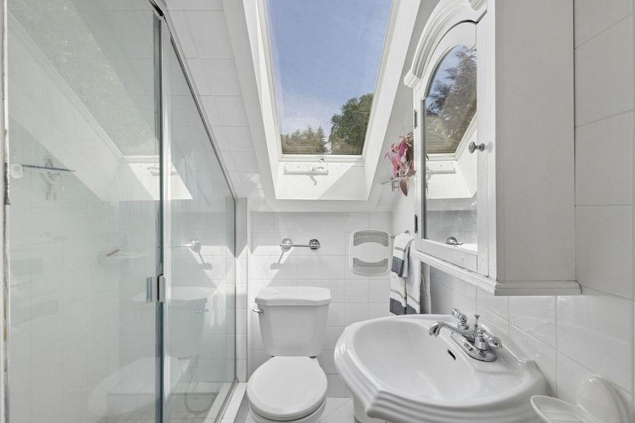 1255 E 23rd Avenue Vancouver, BC - 24