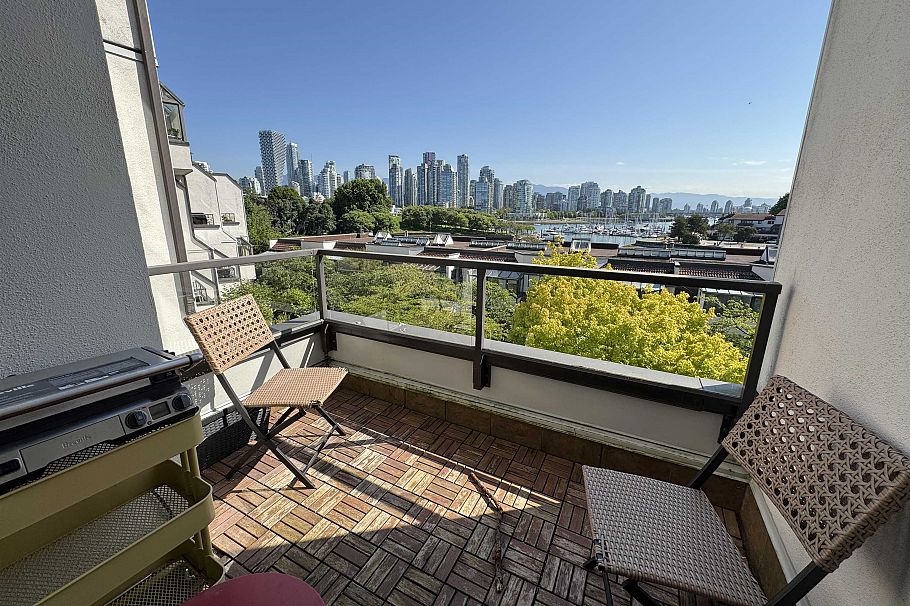21 1201 Lamey's Mill Road Vancouver, BC - 9