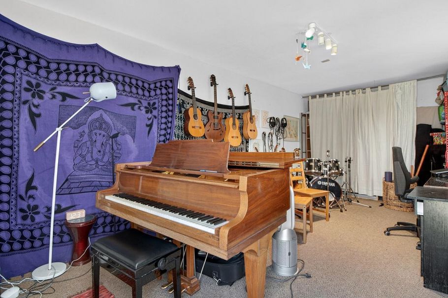 2128 Adanac Street Vancouver, BC - 29