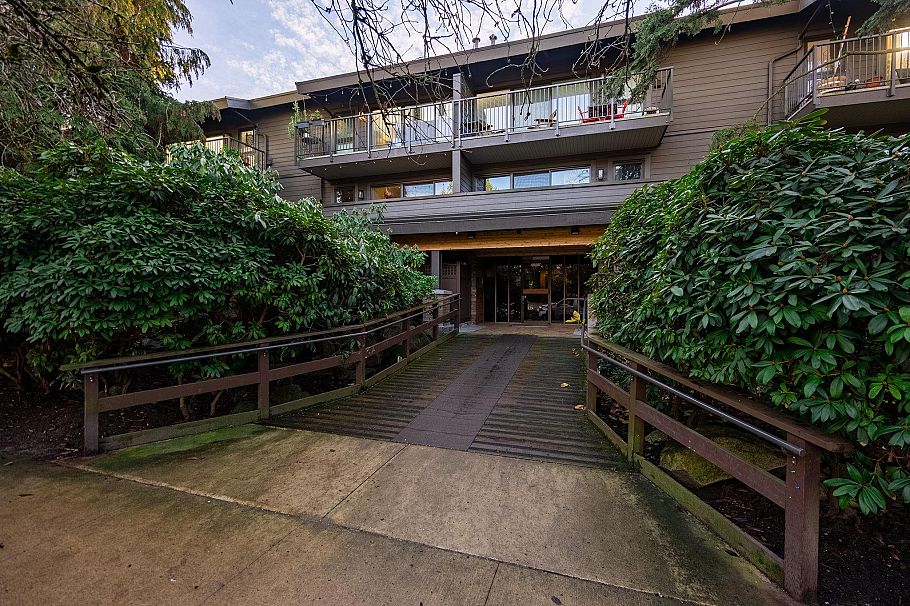 110 330 E 7th Avenue Vancouver, BC - 22