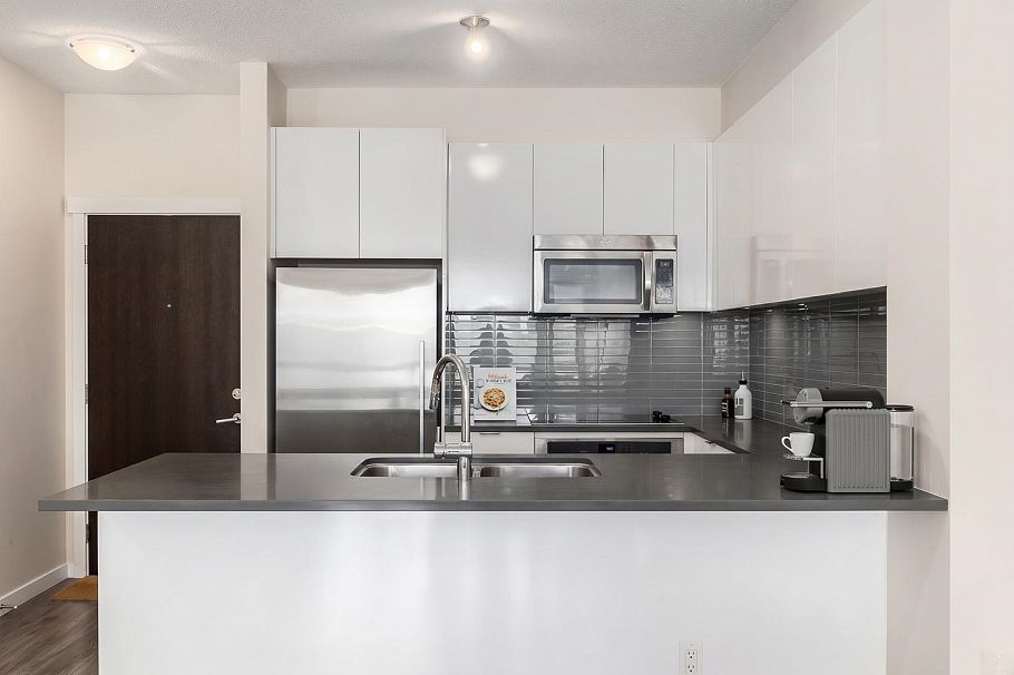 515 2665 Mountain Highway North Vancouver, BC - 8