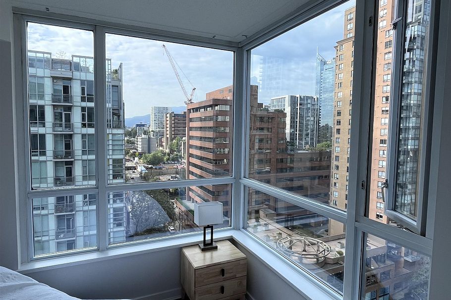 1602 1212 Howe Street Vancouver, BC - 8