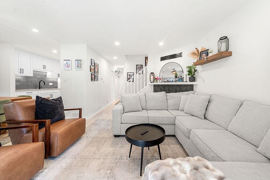 1206 Premier Street North Vancouver, BC - 12