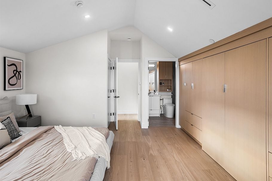 1 165 E 45th Avenue Vancouver, BC - 16