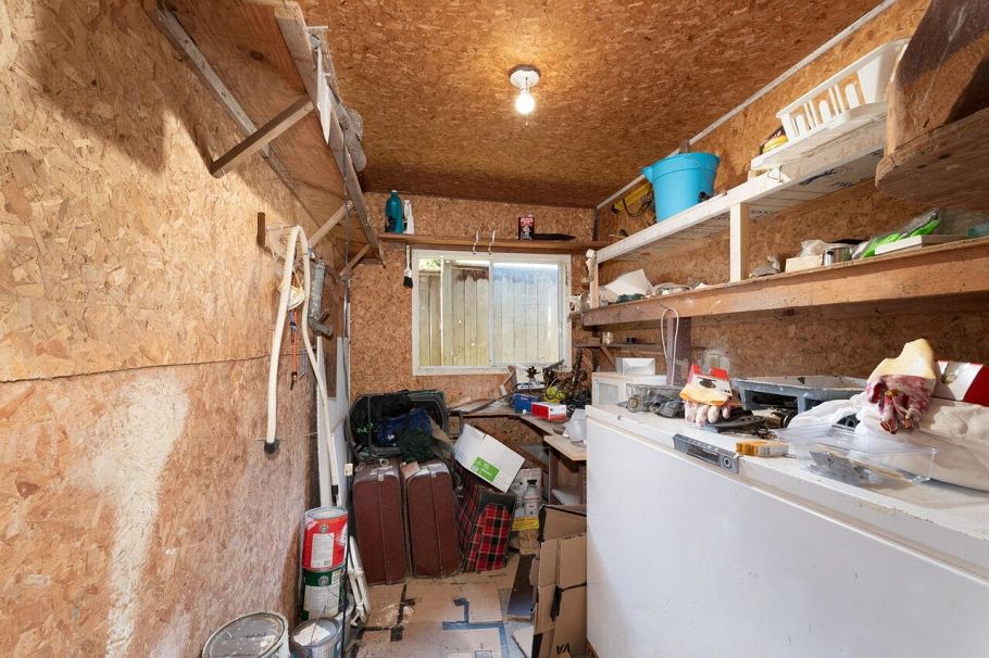 4131 W 16th Avenue Vancouver, BC - 21