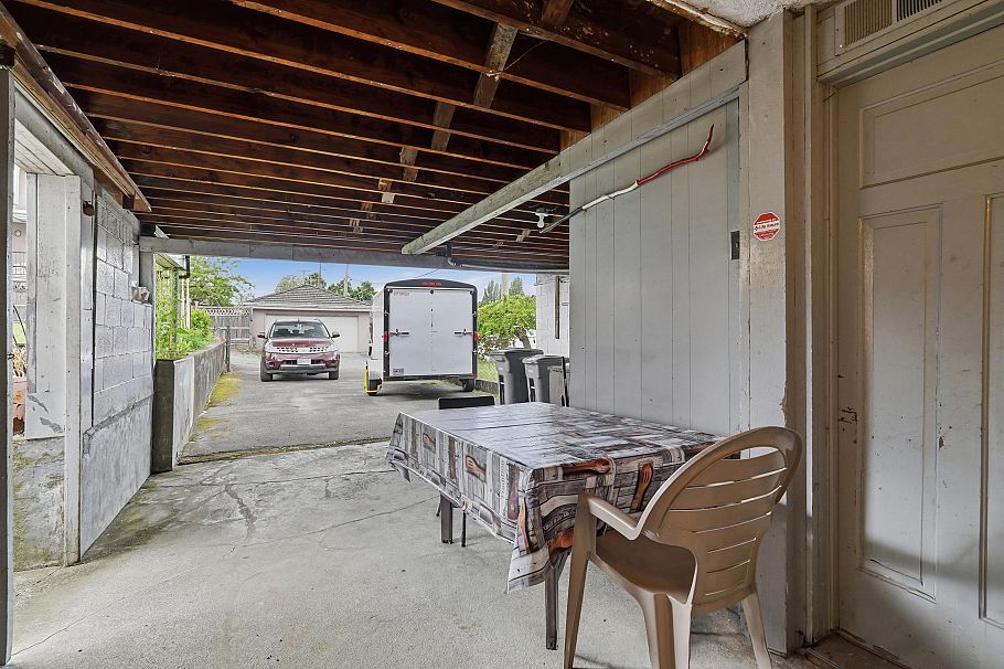 3063 Renfrew Street Vancouver, BC - 39