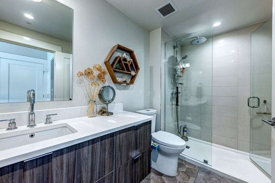 503 1496 Charlotte Road North Vancouver, BC - 25