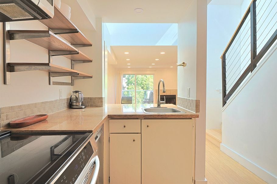 21 1345 W 4th Avenue Vancouver, BC - 6