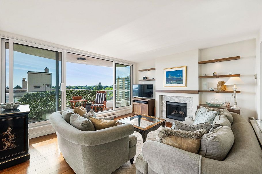 901 2350 W 39th Avenue Vancouver, BC - 3