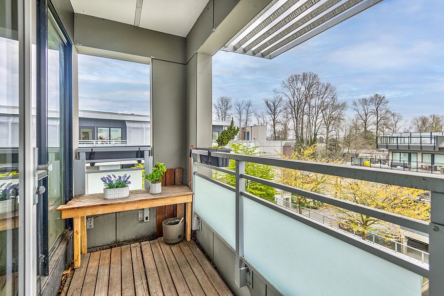402 1061 Marine Drive North Vancouver, BC - 14