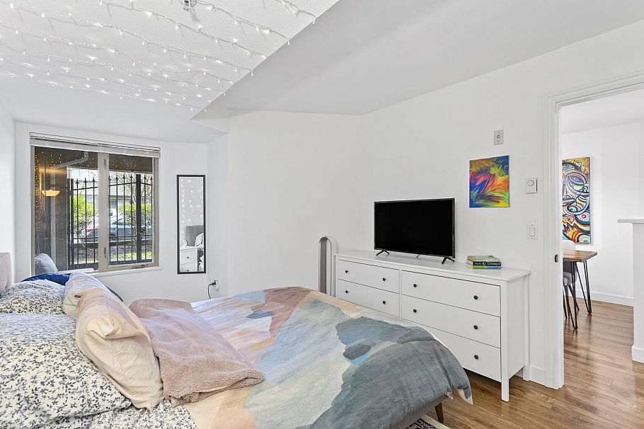 104 688 E 16th Avenue Vancouver, BC - 16