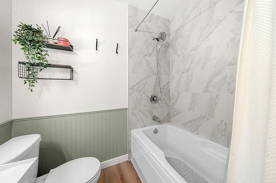 1206 Premier Street North Vancouver, BC - 22