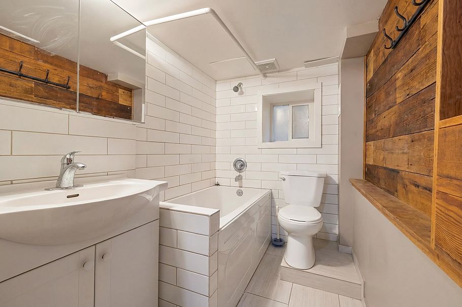 1746 William Street Vancouver, BC - 32