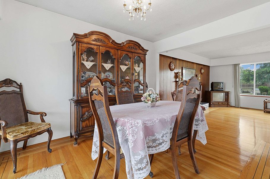 3063 Renfrew Street Vancouver, BC - 12