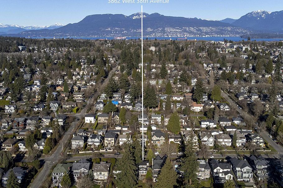 3862 W 38th Avenue Vancouver, BC - 39