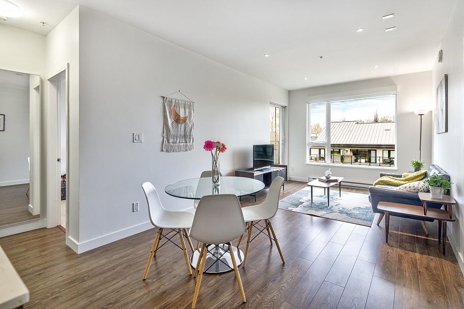 402 1061 Marine Drive North Vancouver, BC - 8