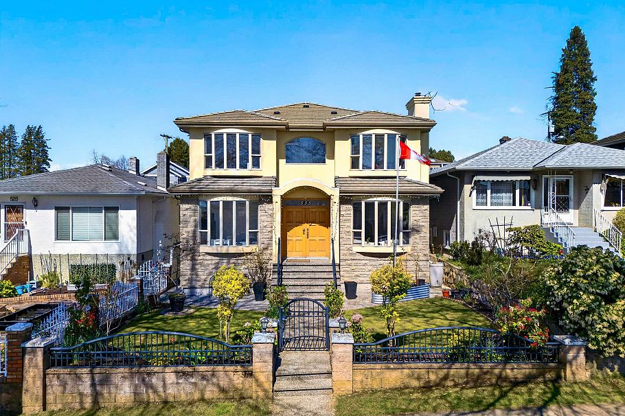 535 E 53rd Avenue Vancouver, BC - 1