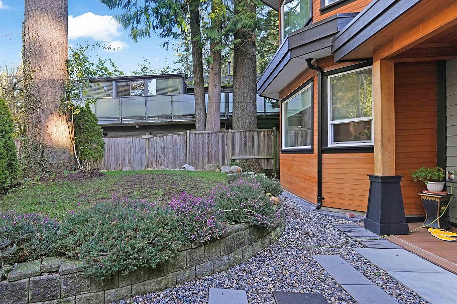 4990 Capilano Road North Vancouver, BC - 1