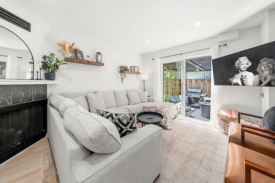 1206 Premier Street North Vancouver, BC - 14