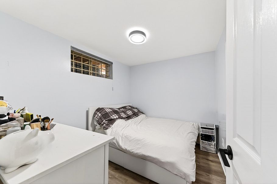 535 E 53rd Avenue Vancouver, BC - 32