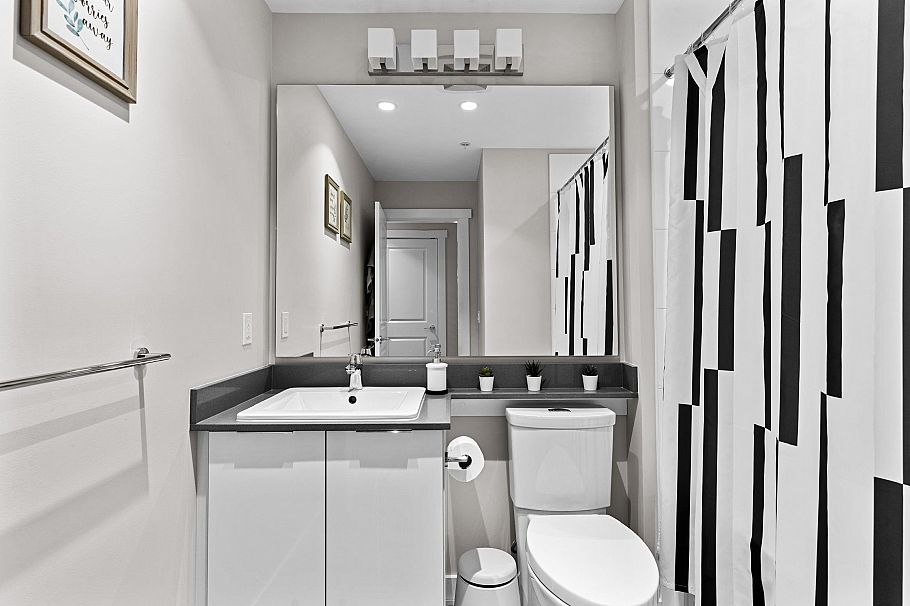 212 2663 Library Lane North Vancouver, BC - 20