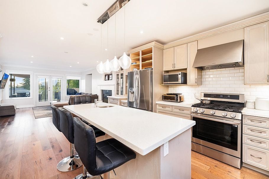 4350 Starlight Way North Vancouver, BC - 24