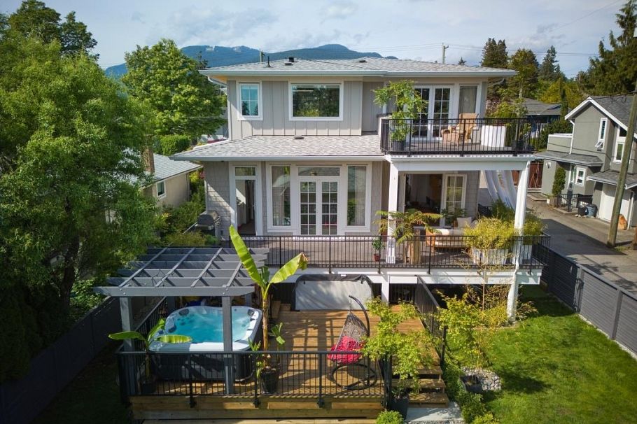 449 E 15th Street North Vancouver, BC - 26