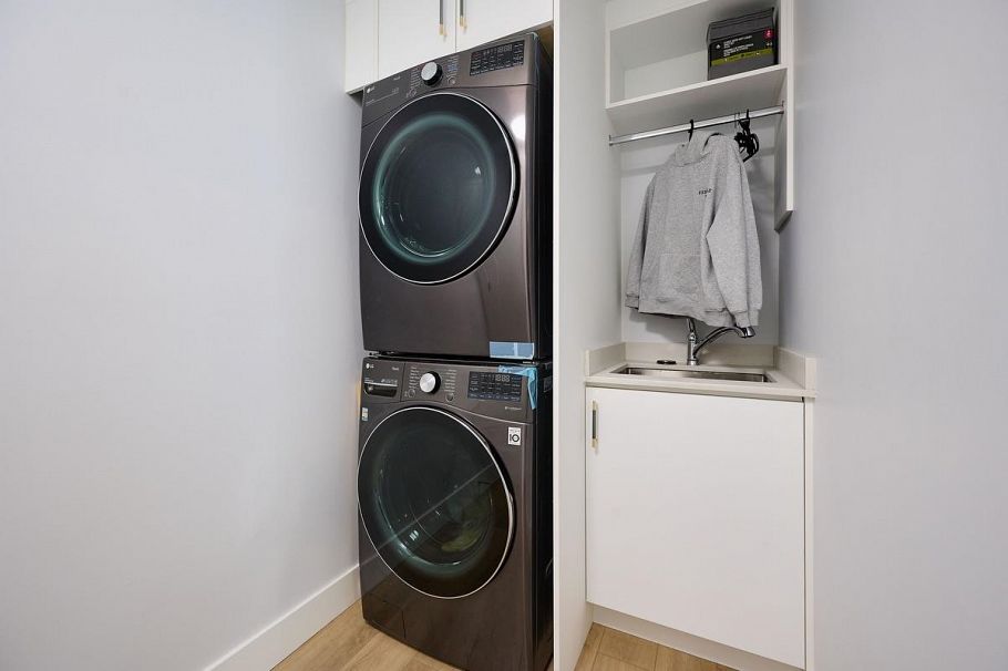 449 E 15th Street North Vancouver, BC - 14
