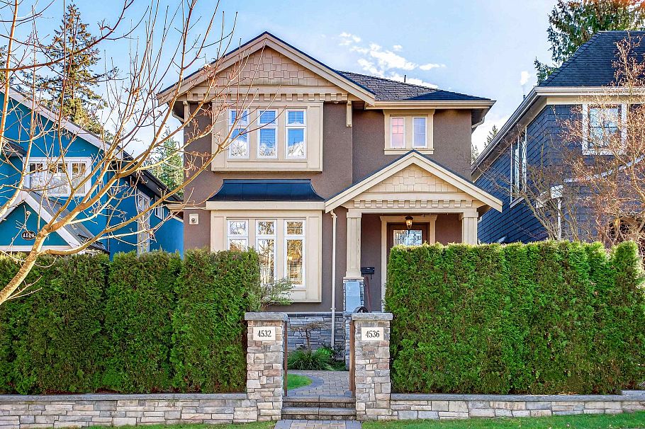 4532 W 15th Avenue Vancouver, BC - 1