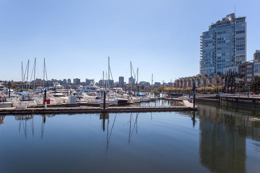 3205 193 Aquarius Mews Vancouver, BC - 36