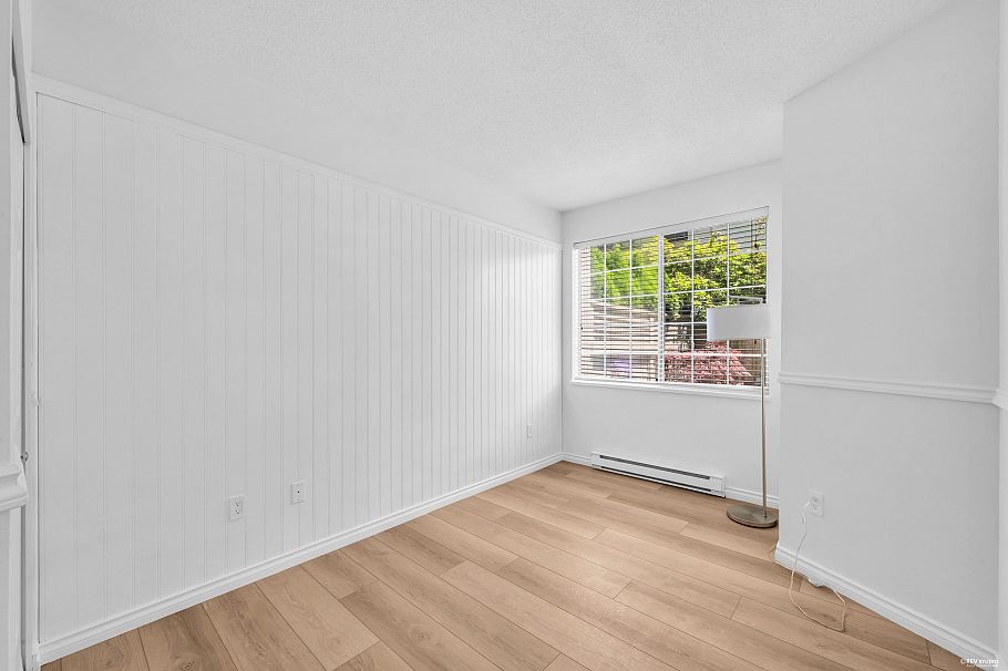 110 125 W 18th Street North Vancouver, BC - 23