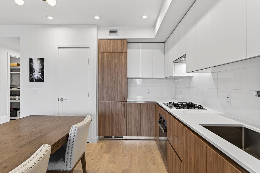 308 209 E 20 Avenue Vancouver, BC - 10