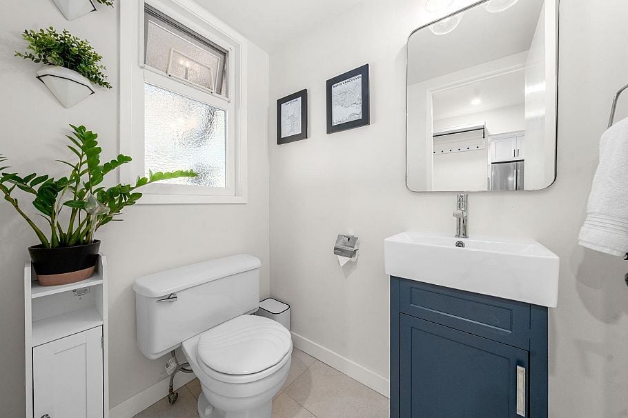 1206 Premier Street North Vancouver, BC - 18