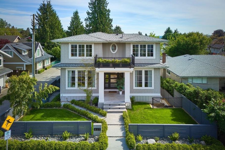 449 E 15th Street North Vancouver, BC - 1
