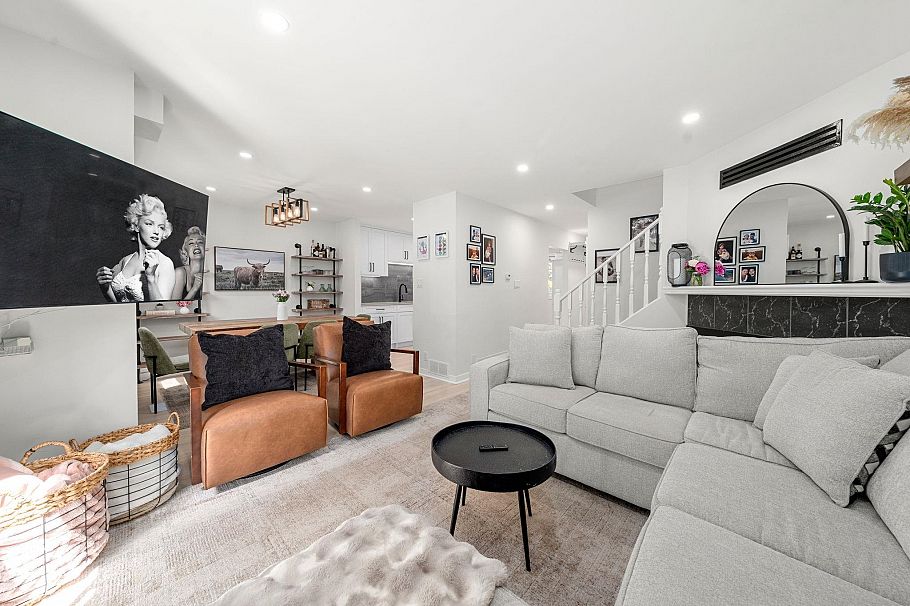 1206 Premier Street North Vancouver, BC - 11