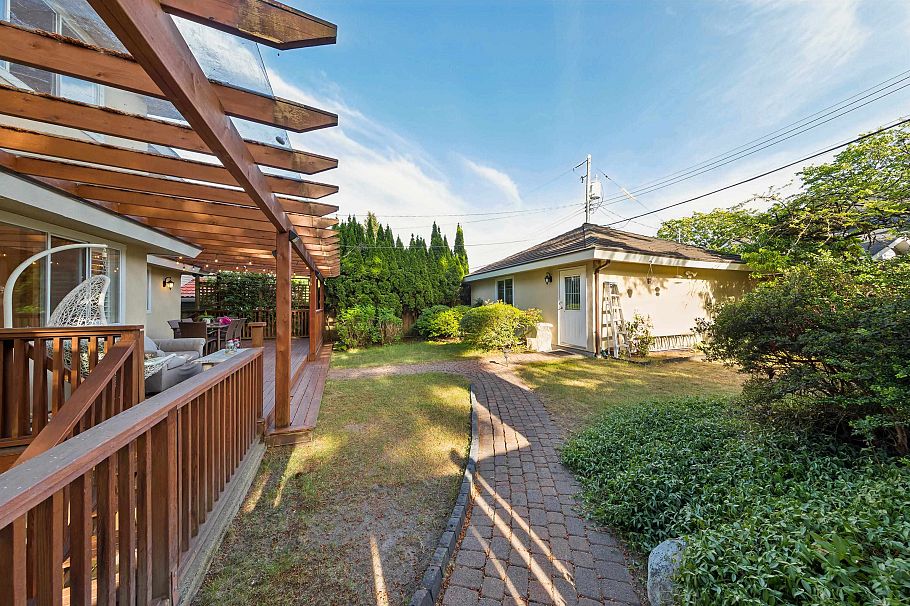 3478 W 28th Avenue Vancouver, BC - 32