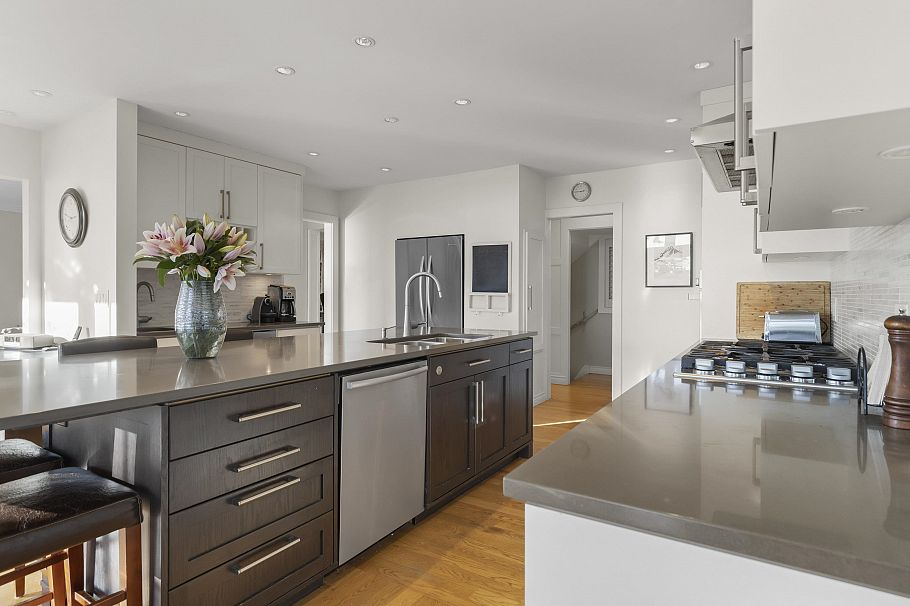 3862 W 38th Avenue Vancouver, BC - 18