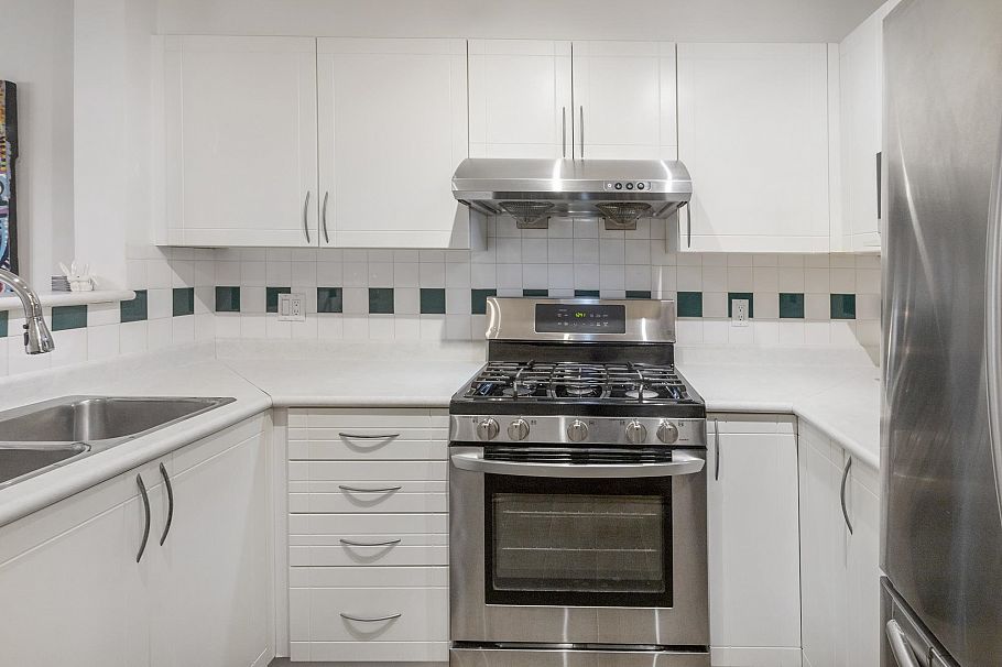 104 688 E 16th Avenue Vancouver, BC - 12