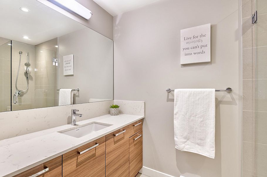 402 1061 Marine Drive North Vancouver, BC - 22
