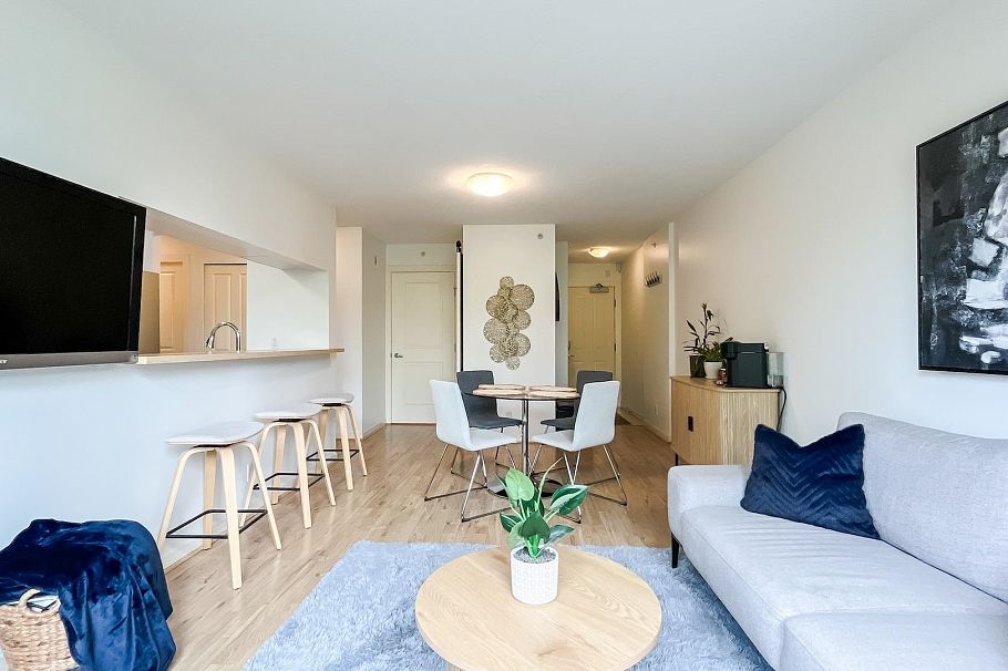 305 3638 Vanness Avenue Vancouver, BC - 4