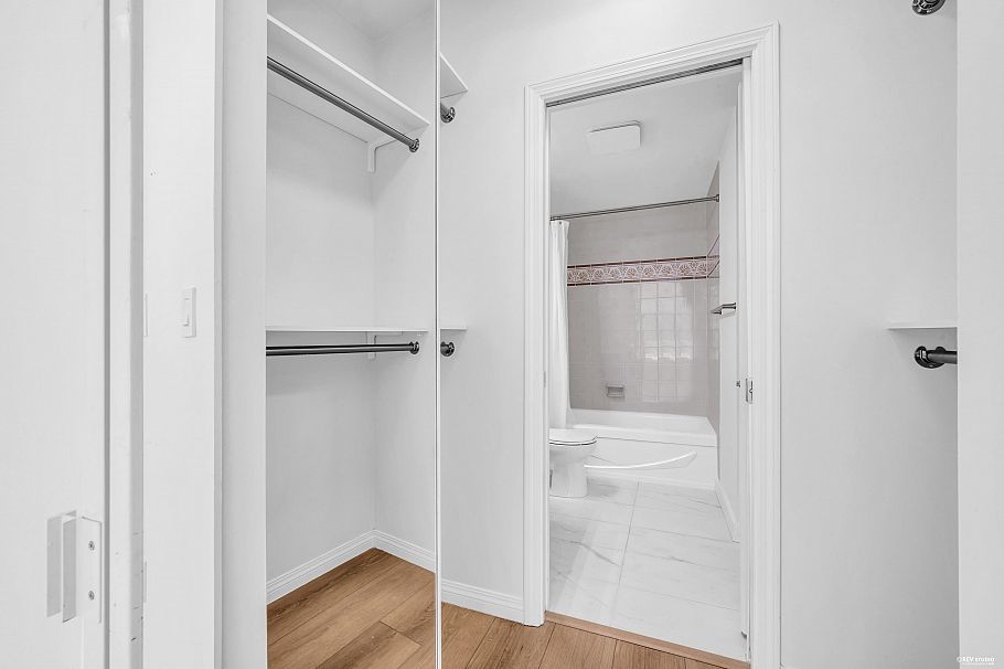 110 125 W 18th Street North Vancouver, BC - 20