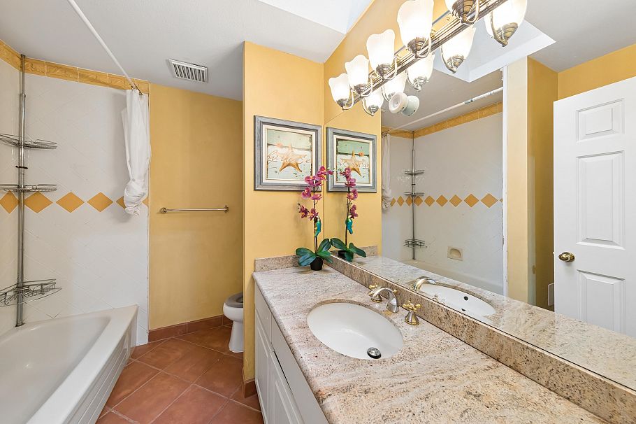 3478 W 28th Avenue Vancouver, BC - 24