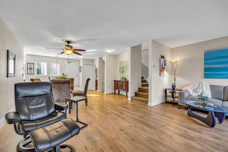103 245 W 15th Street North Vancouver, BC - 4