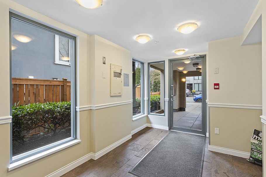 104 688 E 16th Avenue Vancouver, BC - 32